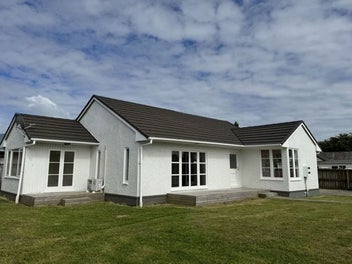 Image 1 of 18