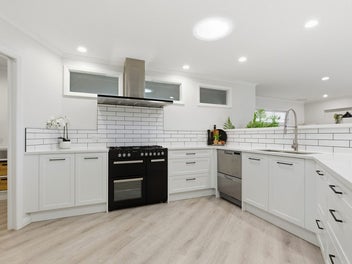 Priced to Sell in Twelve Acre!