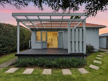 Stylish Bungalow + Versatile Studio
