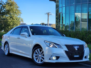 2013 Toyota Crown ATHLETE S, FULL LEATHER INTERIOR