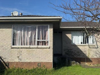 Developers Dream - MUST SELL! 988m² Prime Oppo...