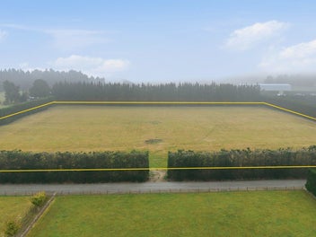 Two outstanding 4 HA lifestyle blocks