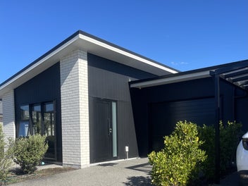 Image 1 of 7
