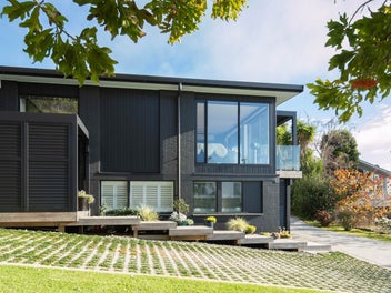 LAKE PUPUKE LUXURY