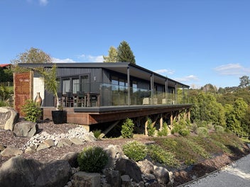 Tranquility and nature with Kaimai views