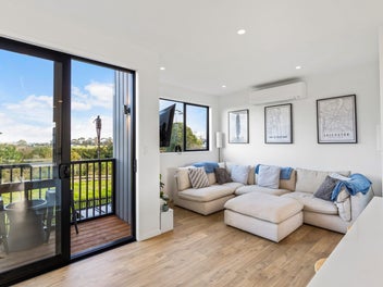 Standalone Parkside Living for the whole Family