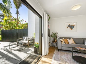 Sun-Soaked, Private & Perfectly Positioned