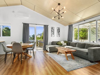 Modern, Private Living in Tawa