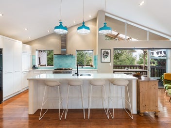 One Level Luxury Living - Calm and Convenient