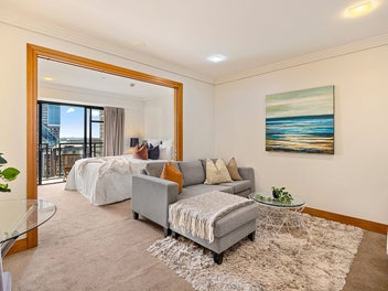 Exclusive North Facing Metropolis