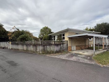 Image 1 of 18