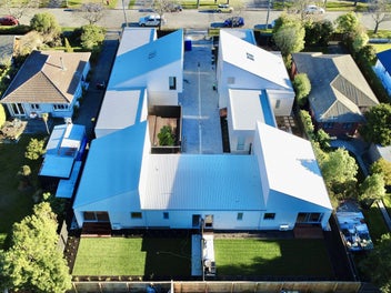 Single Level Options, Cashmere School Zoned!