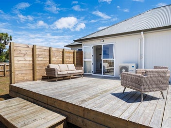 TEAM LEWIS - SENSATIONALLY EASY LIVING