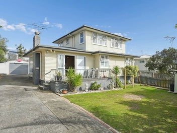 Home & Granny on 764m² Freehold Site – MHU Zone