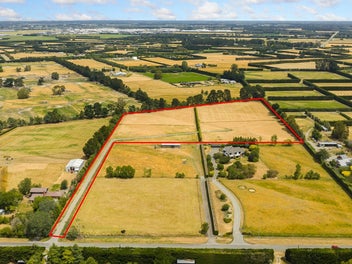 Prime secluded stand alone 4 hectare lot