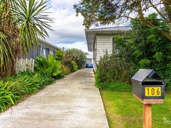 MODERNISED 1950s GEM WITH RURAL OUTLOOK