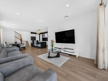 Seven Bedroom Home - Contact NOW to View!