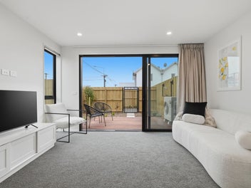 $10,000 Cashback 2 & 3 Bedroom Options Available