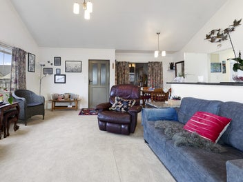 Relaxed Senior Living – Community & Convenience