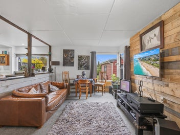 SOLID FAMILY HOME - ACT FAST!