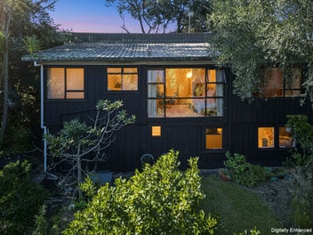 Full Site Gem: Rare Haven by the Beach
