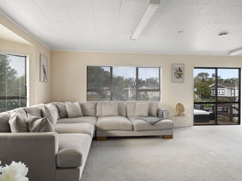 Very Tidy, 2 Bedrooms, Great Garaging