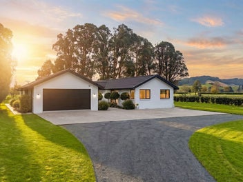 Modern Lifestyle Living on 1.6 Hectares