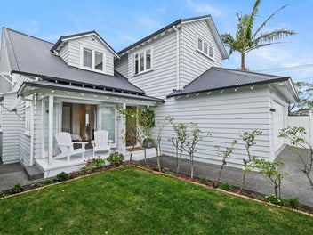 An exceptional, premium, waterside opportunity.