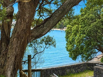 Beachfront Lock & Leave With Three Car Parks