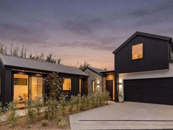 Brand new Arrowtown luxury priced to sell