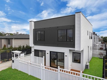 Brand New, Macleans Zone 3 Bdrm + Flexi Room