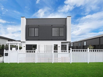 Brand New, Macleans Zone 3 Bdrm + Flexi Room