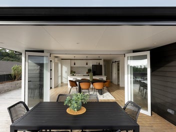 Stylish, Sunny & Set to impress