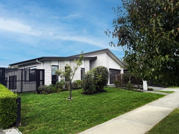 North Facing Sunny Family Home