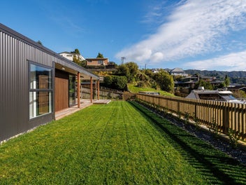 Calling all offers – home to be SOLD!