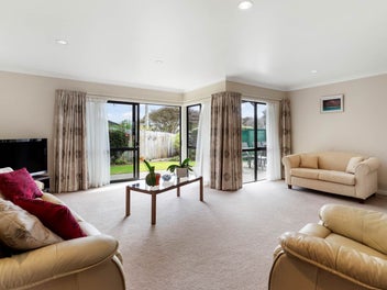 Family Sanctuary in a Quiet Cul-de-Sac