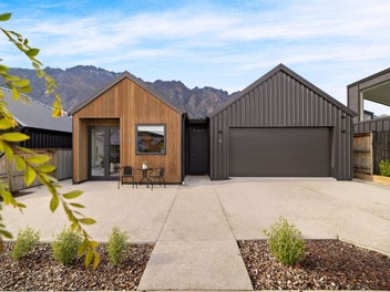 Tenanted or Vacant Possession Available!