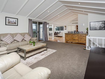 Retired Owner Leaving Auckland