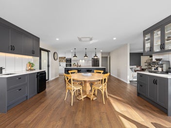 Big section, big living, brilliant location