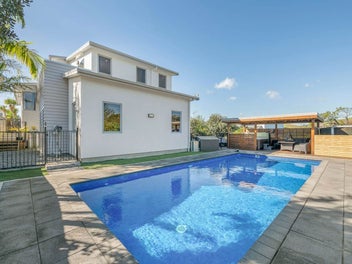 SEA VIEW OASIS