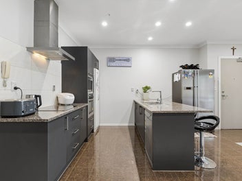 Corner Apartment - Refreshed & Ready to Impress!