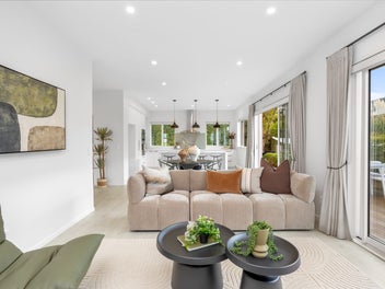 Modern Family Comfort in a Prime Setting