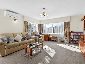 Spacious 5 Bedroom family living
