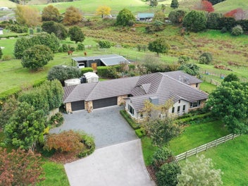 Executive Lifestyle Living with Equine Facilities