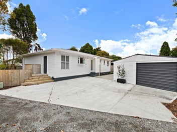 Two dwellings on 1,227m² of freehold land