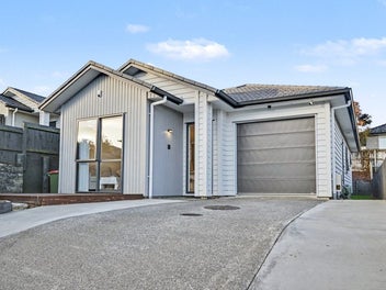Single level Family Home - Urgent Sale Required