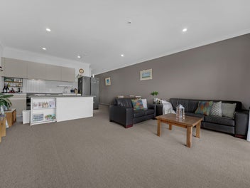 Stylish & Affordable Apartment in Flat Bush