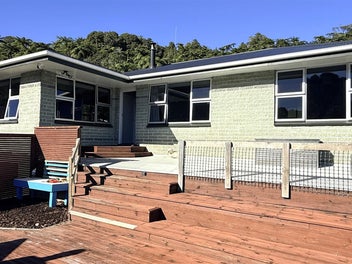 GREAT LOCATION, GREAT LIVING