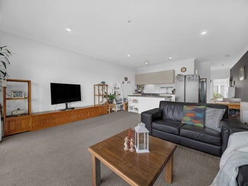 Affordable Apartment in Flat Bush $469,000