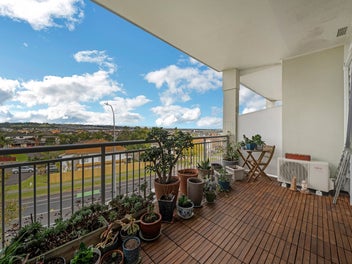 Stylish & Affordable Apartment in Flat Bush